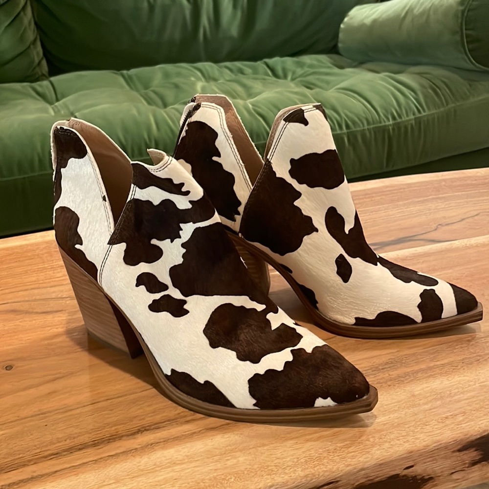 Steve Madden cowhide shoe booties
